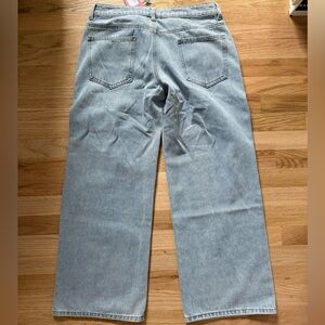 BRAND NEW WITH TAGS Edikted Medium Light Blue Petite Low Waisted Straight Jeans